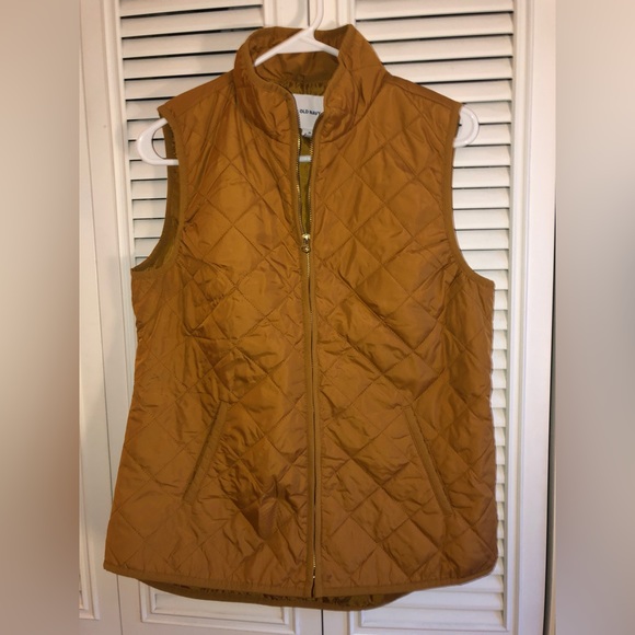 Lightweight Quilted Gold zip front vest - Picture 1 of 2